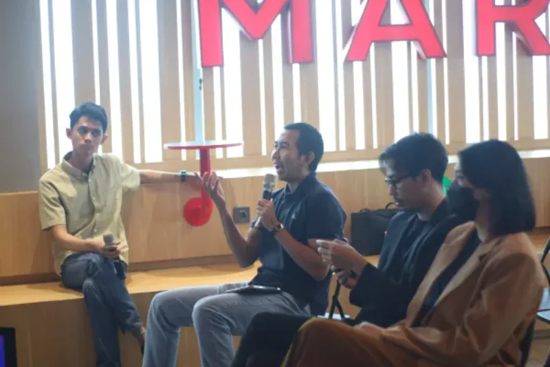 Sesi panel diskusi komunitas Founderplus