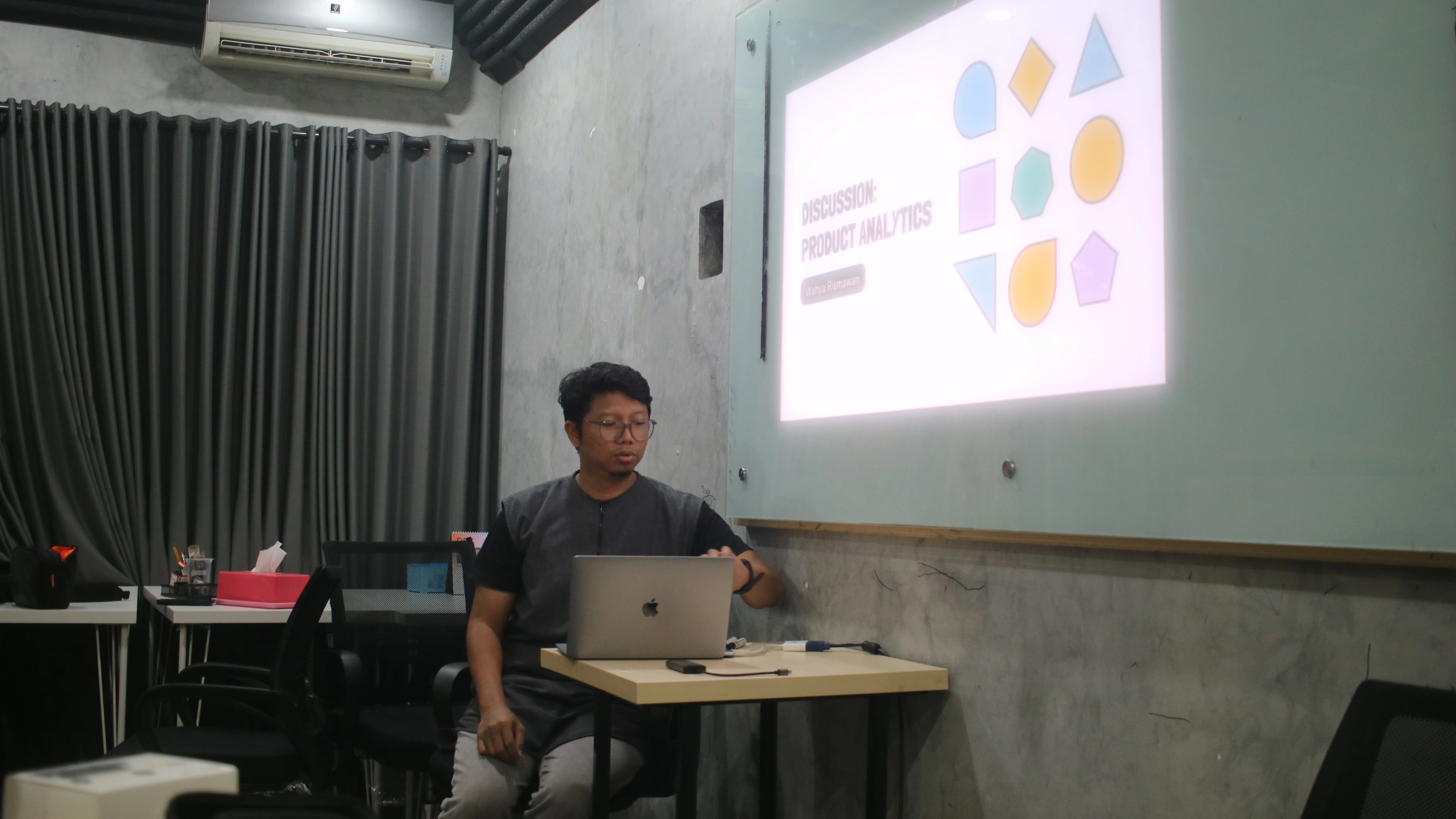 A learning session with Founderplus Academy operators