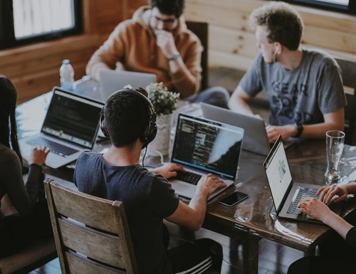 Cara Bangun Budaya Kerja Startup dari Hari Pertama