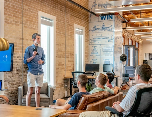 Apa Itu Leads dalam Bisnis: Panduan Lengkap untuk UKM